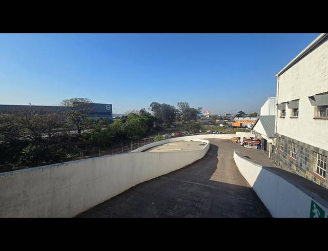 5,267M² BUILDING FOR SALE IN ROSSBURGH